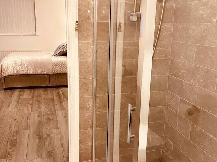 اقامتگاه Beautiful 3 Bed House In Londonderry