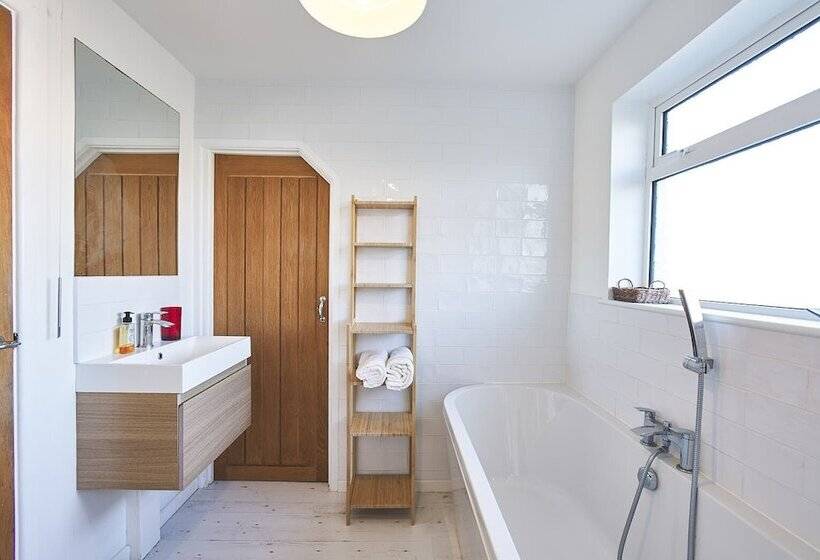 إقامة Beautiful, Spacious 4 Bed House In Brixham