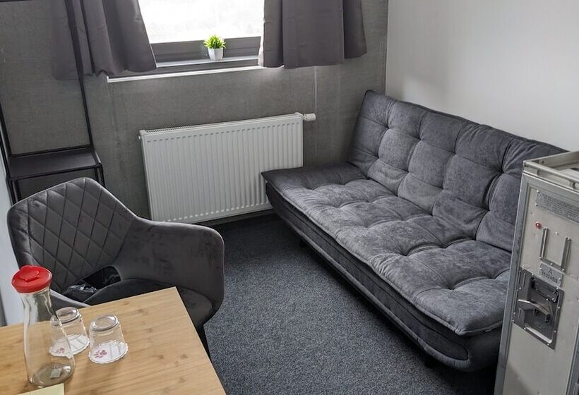 住所  Boardingrooms Direct A8, Close To Stuttgart, 25min
