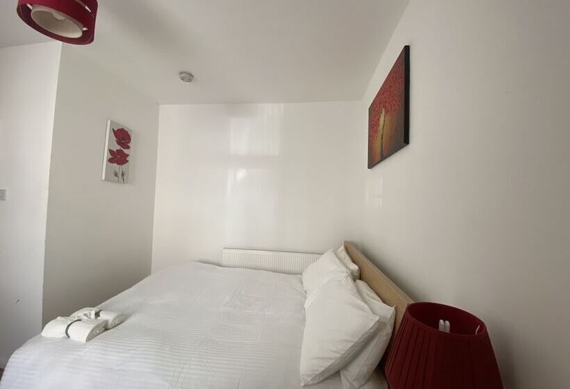 레지던스 Lovely And Cosy House In Cardiff, South Wales