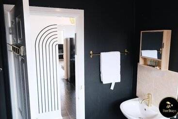 اقامتگاه Pickmere House  An Oasis Near Town Centre