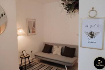 اقامتگاه Pickmere House  An Oasis Near Town Centre