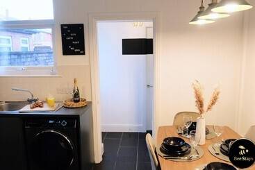 اقامتگاه Pickmere House  An Oasis Near Town Centre