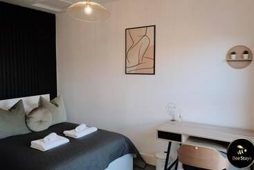 اقامتگاه Pickmere House  An Oasis Near Town Centre