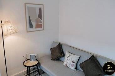 اقامتگاه Pickmere House  An Oasis Near Town Centre