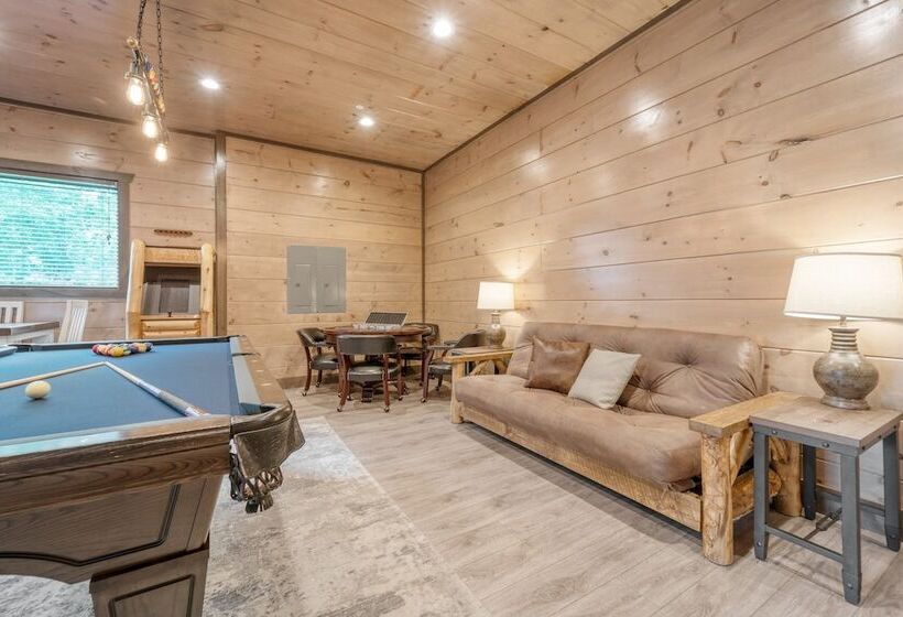 Wanderer By Avantstay Sleeps 34, A+ Custom Smokies Cabin