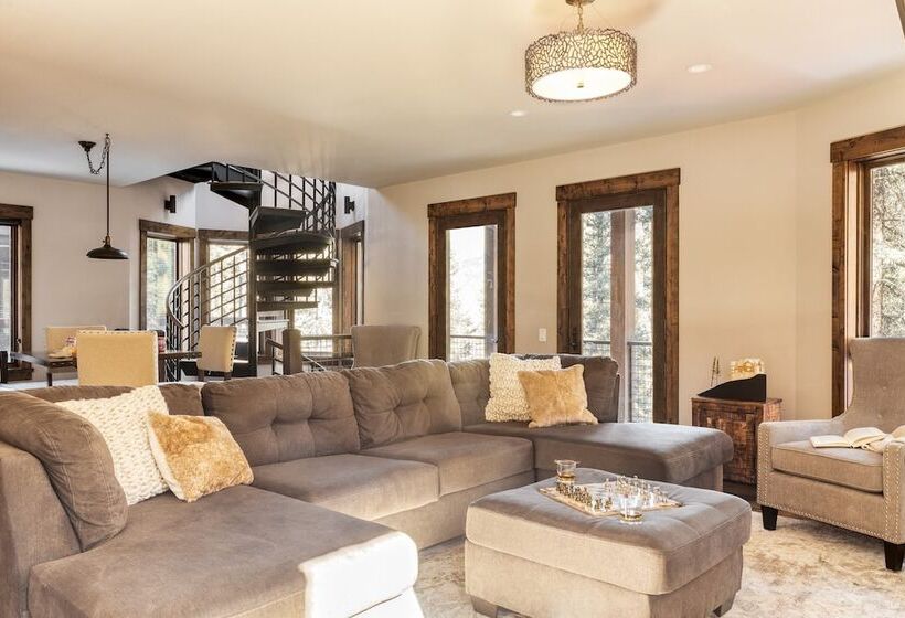 Apex By Avantstay Cozy Expansive Mountain Home Close To The Slopes W/ Hot Tub!