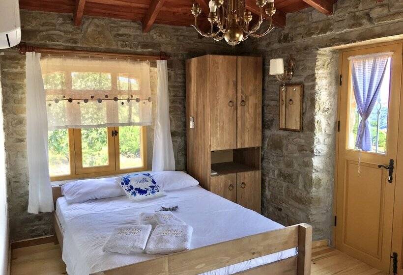 ベッドアンドブレックファースト Sari Keçi̇ Taş Otel