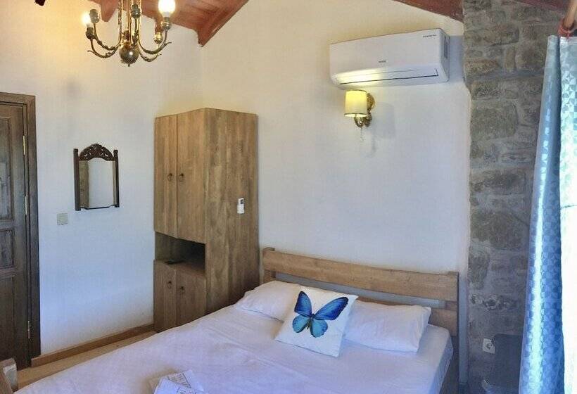 ベッドアンドブレックファースト Sari Keçi̇ Taş Otel