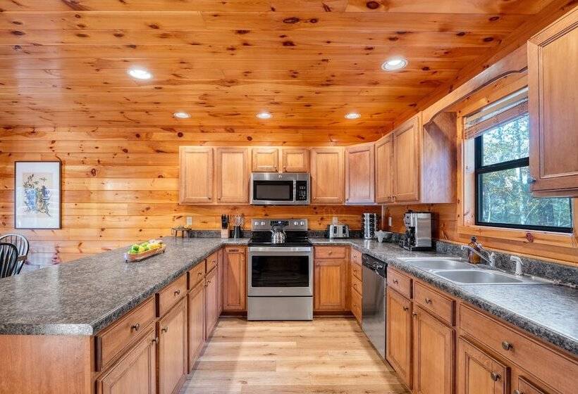 Hazel By Avantstay Cliffside Modern Cabin W/ Incredible Views & Hot Tub