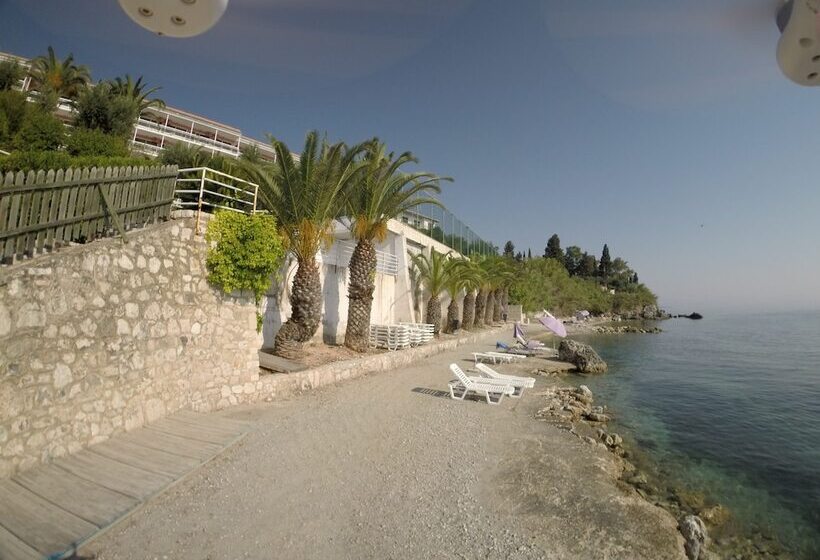 هتل Corfu Maris Bellos