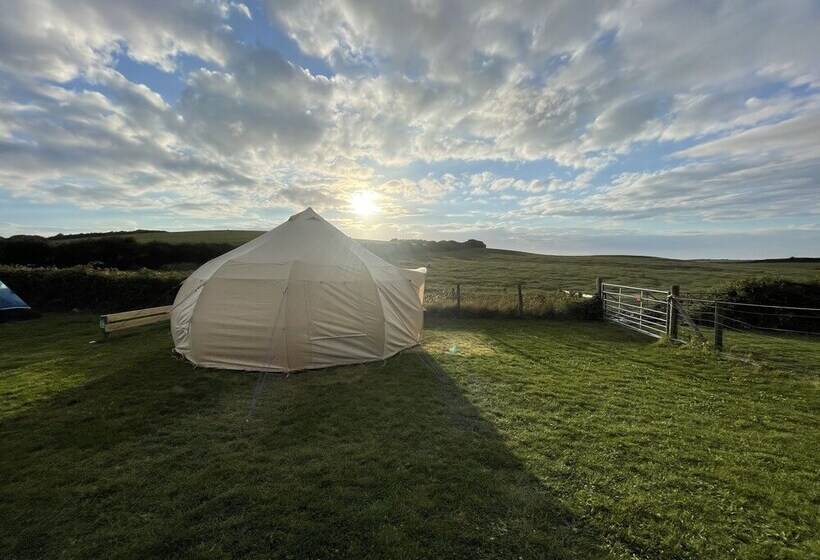 هتل Impeccable 1 Bed Bell Tent Near Holyhead