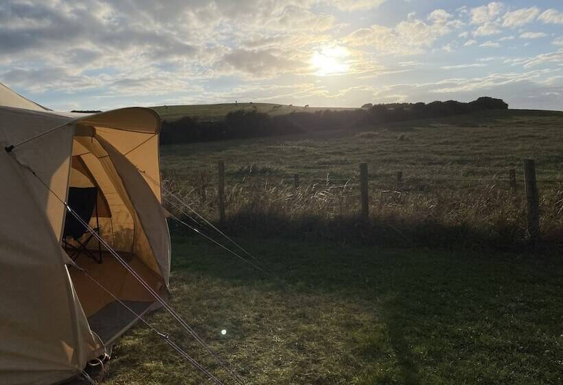 호텔 Impeccable 1 Bed Bell Tent Near Holyhead