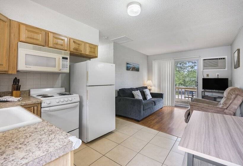 هتل Kimberling Cove C1