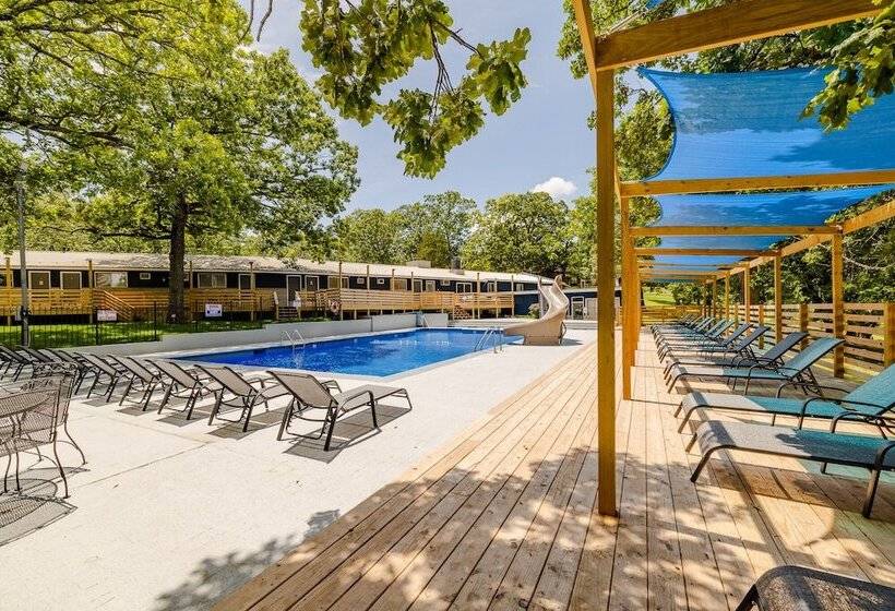 هتل Kimberling Cove C1