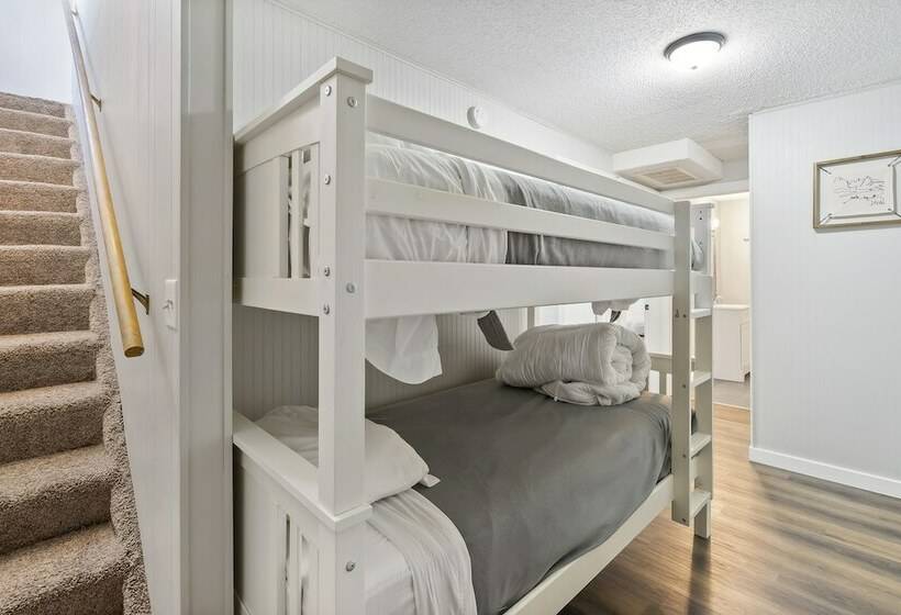 هتل Kimberling Cove H20