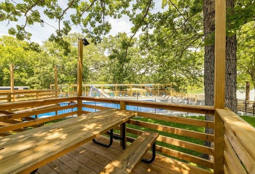 هتل Kimberling Cove H20