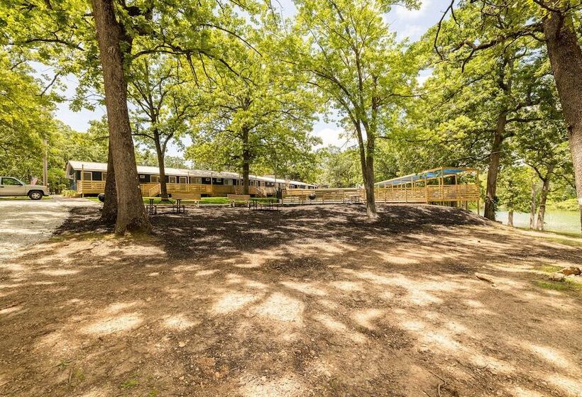 هتل Kimberling Cove H20