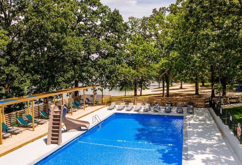 هتل Kimberling Cove H20