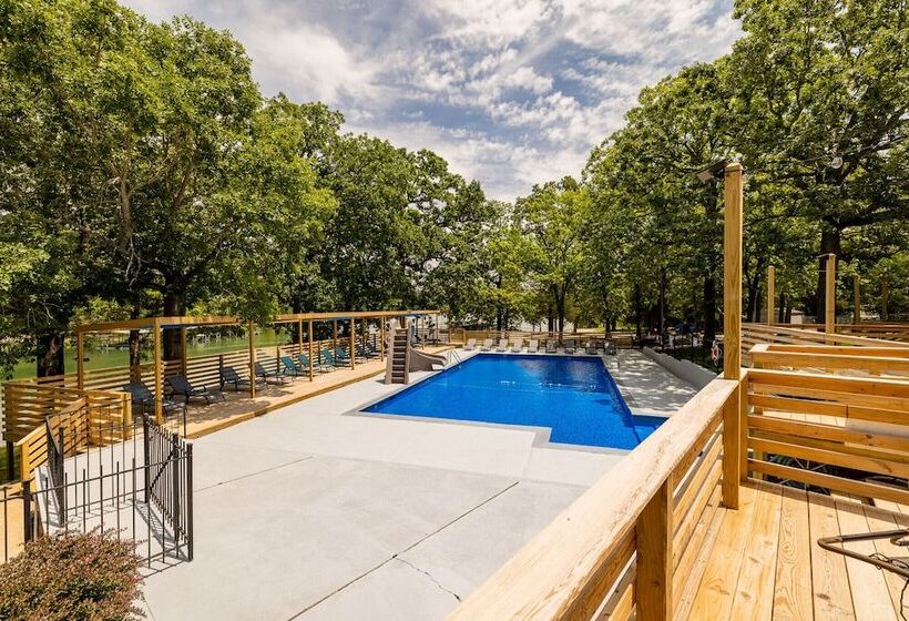 هتل Kimberling Cove H20