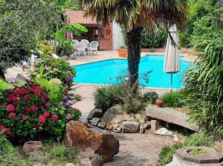 Отель Le Manoir De La Barbacane