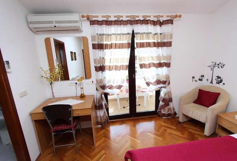 هتل Lea Double Room With Balcony