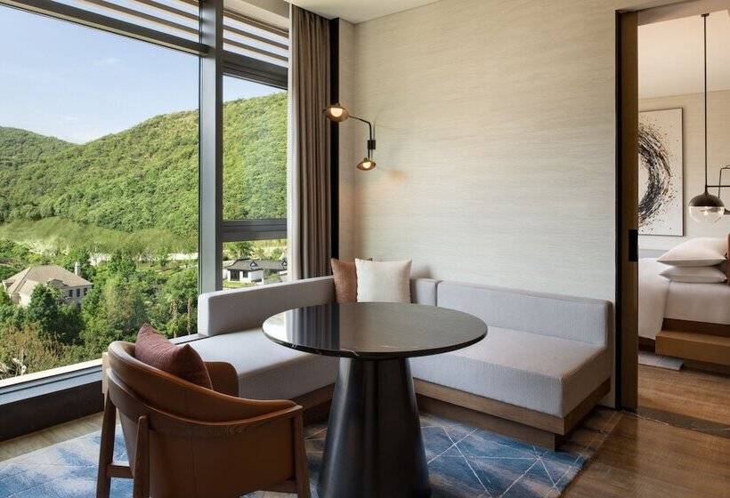 هتل Sheraton Ningbo Xiangshan Resort