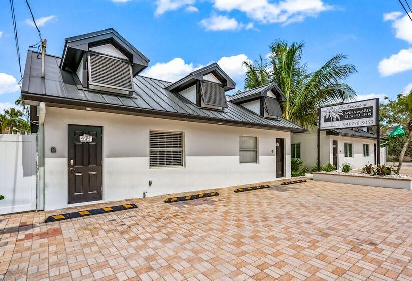 בית מלון כפרי The Retreat At Anna Maria Island Inn
