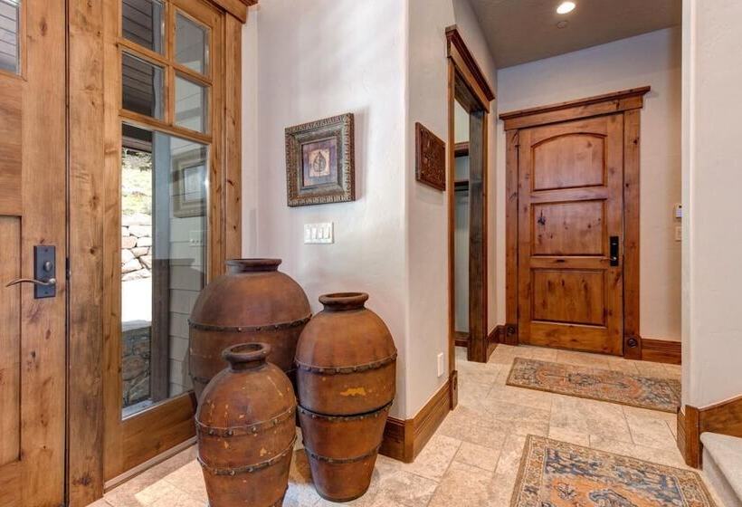 Lookout Drive 5 Bedrooms Plo 6599 By Kbm