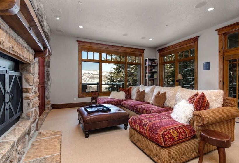 Lookout Drive 5 Bedrooms Plo 6599 By Kbm