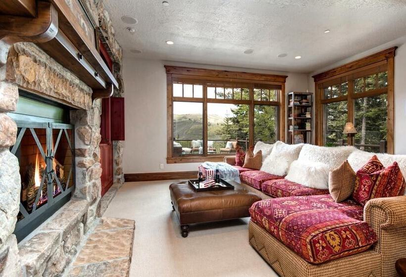 Lookout Drive 5 Bedrooms Plo 6599 By Kbm
