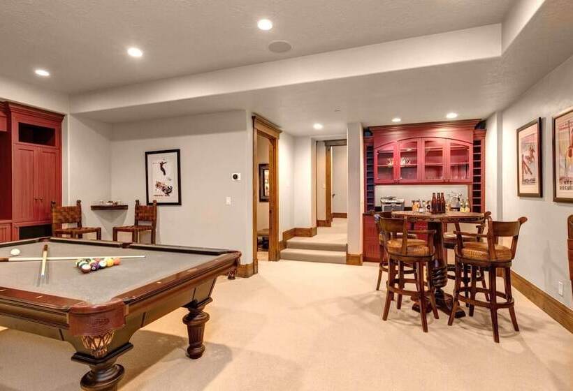 Lookout Drive 5 Bedrooms Plo 6599 By Kbm