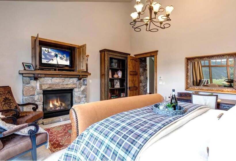 Lookout Drive 5 Bedrooms Plo 6599 By Kbm