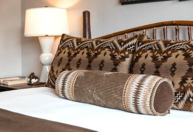 Lookout Drive 5 Bedrooms Plo 6599 By Kbm