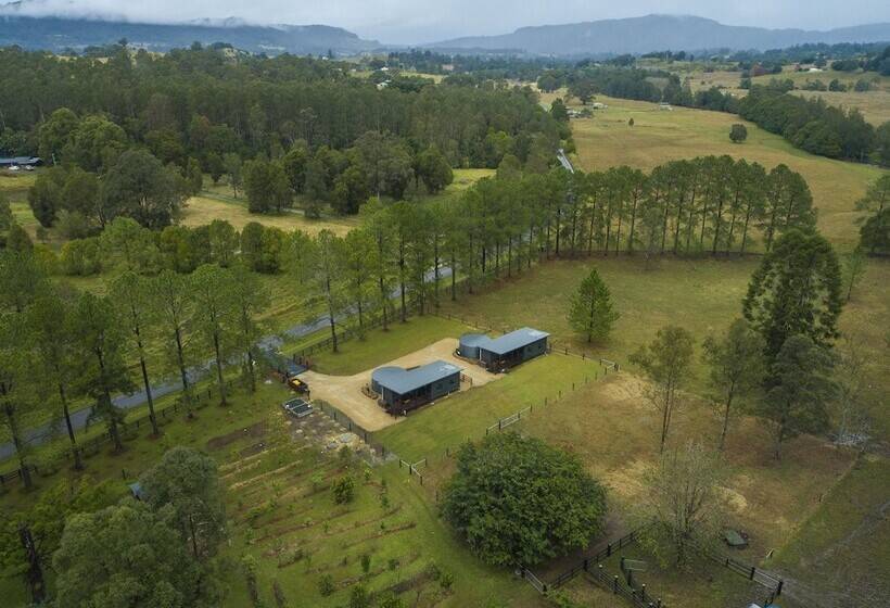 Пансион Contained In Nimbin