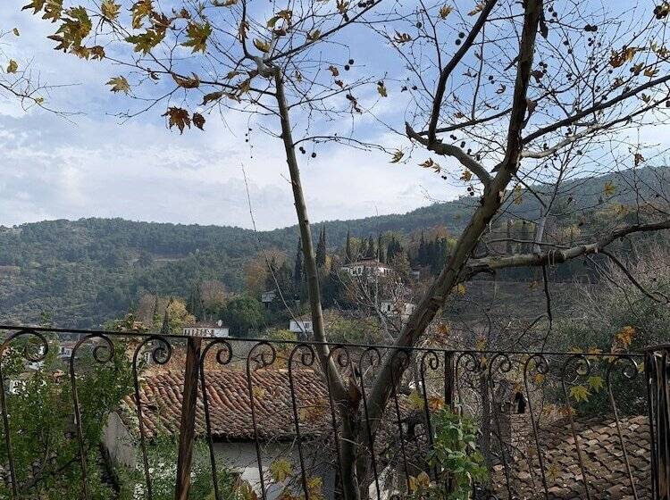펜션 şi̇ri̇nce Bahçe