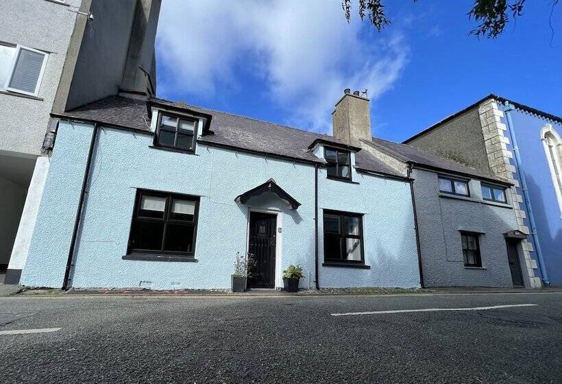レジデンス Traditional 3 Bed Cottage, Log Burner & Sea Views!