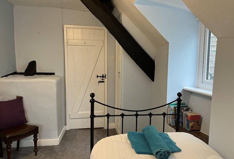 レジデンス Traditional 3 Bed Cottage, Log Burner & Sea Views!