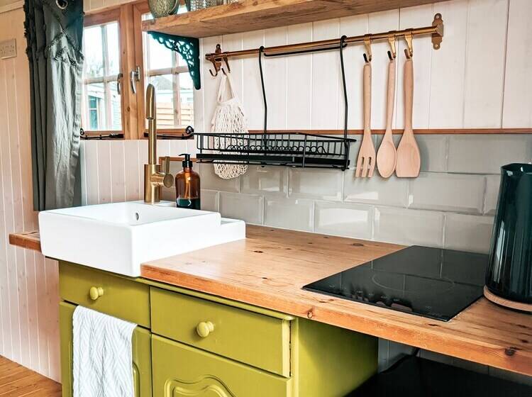 Stunning Shepherd S Hut Retreat, North Devon