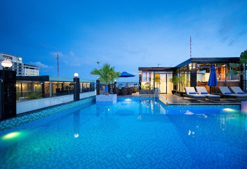 The Sail Hotel My Khe Beach