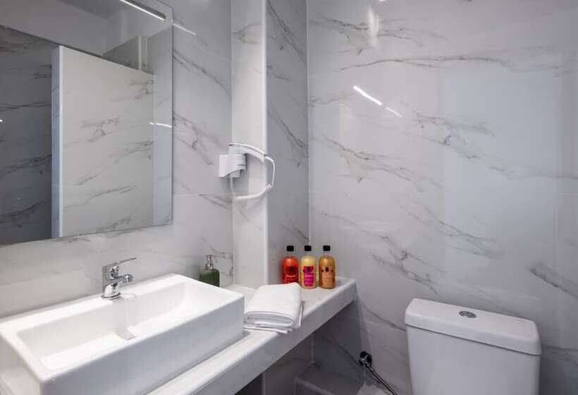 Aiora Suites