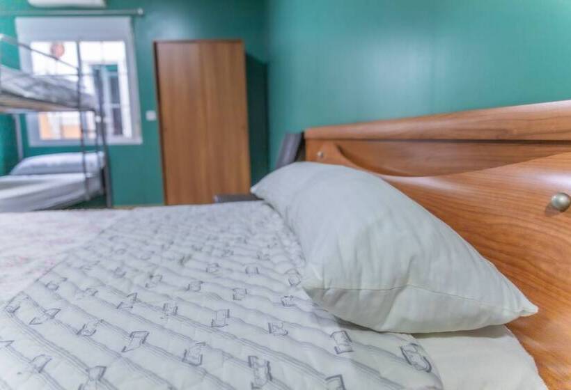 Albergue Rojo Plata By Vivere Stays Hostel