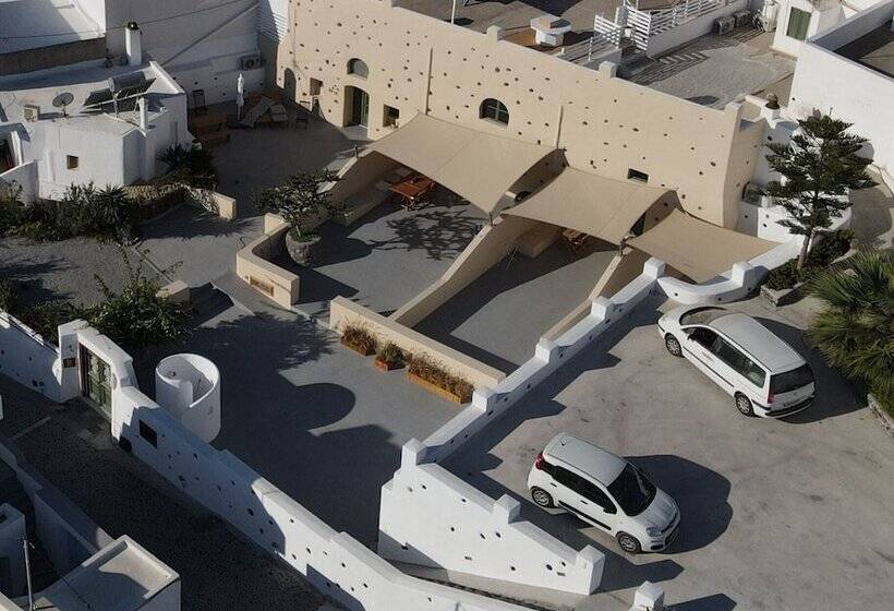تختخواب و صبحانه Elements Cave Suites