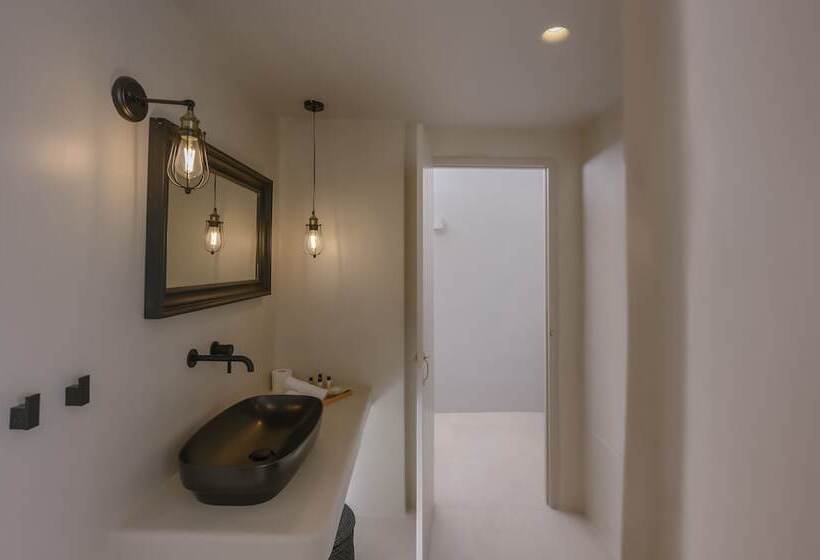 تختخواب و صبحانه Elements Cave Suites