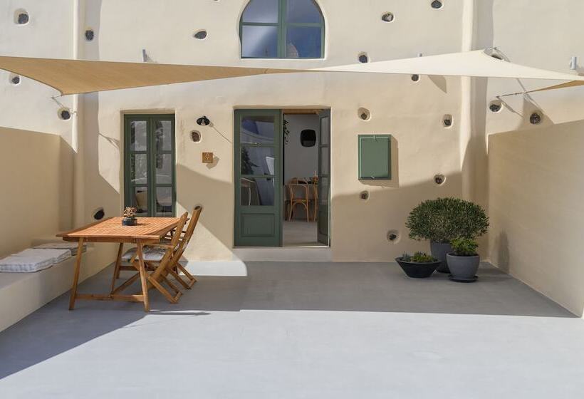 تختخواب و صبحانه Elements Cave Suites