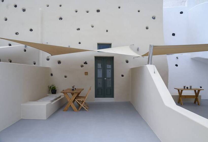 تختخواب و صبحانه Elements Cave Suites
