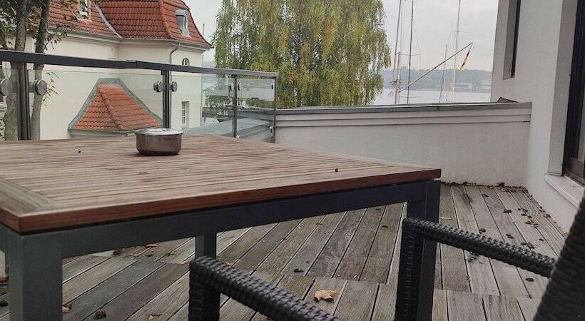 هتل Kieler Yacht Club