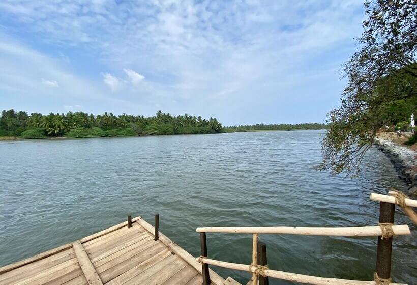 هتل Lagoon Sarovar Premiere Resort, Pondicherry
