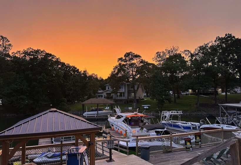 ホテル Lake Norman