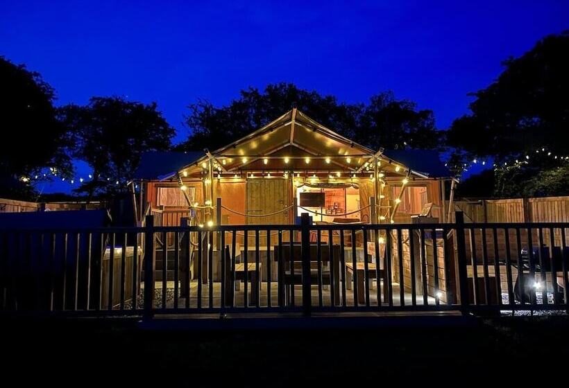 ホテル Lion King Safari Tent